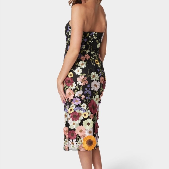 DELILAH FLORAL EMBROIDERED DRESS - Picture 3 of 4